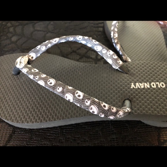 Jack Skellington Decorated Flip Flops 6 - Picture 3 of 6